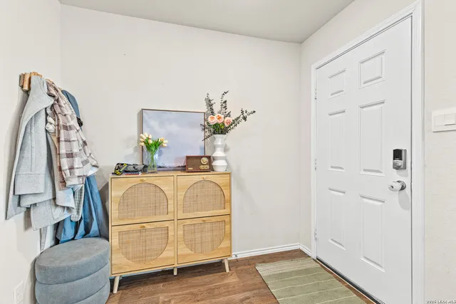 $2,200 | 14106 Llano, San Antonio, TX 78253