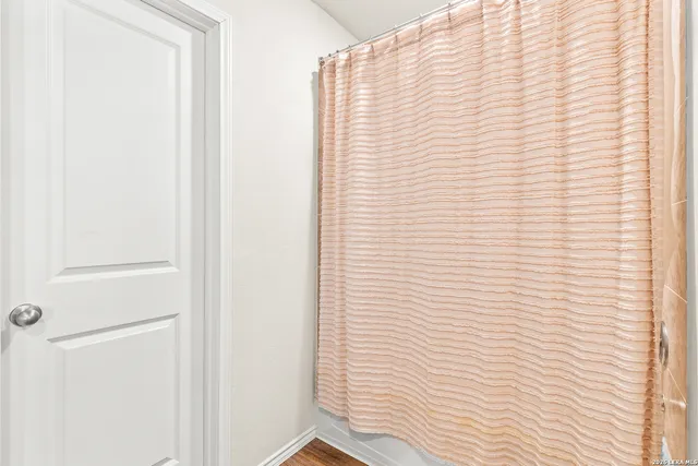 $2,200 | 14106 Llano, San Antonio, TX 78253