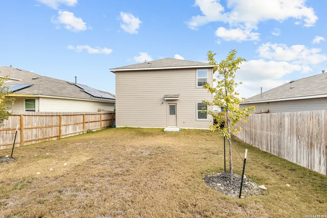 $2,200 | 14106 Llano, San Antonio, TX 78253