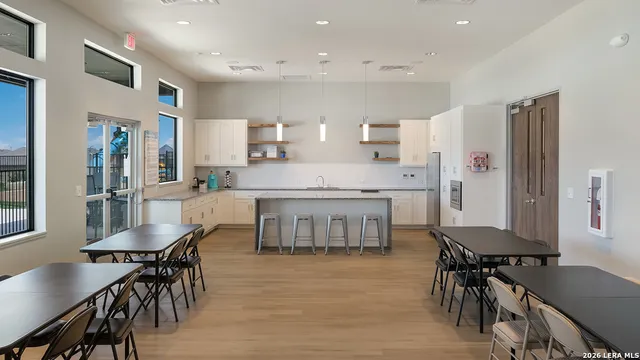 $2,200 | 14106 Llano, San Antonio, TX 78253