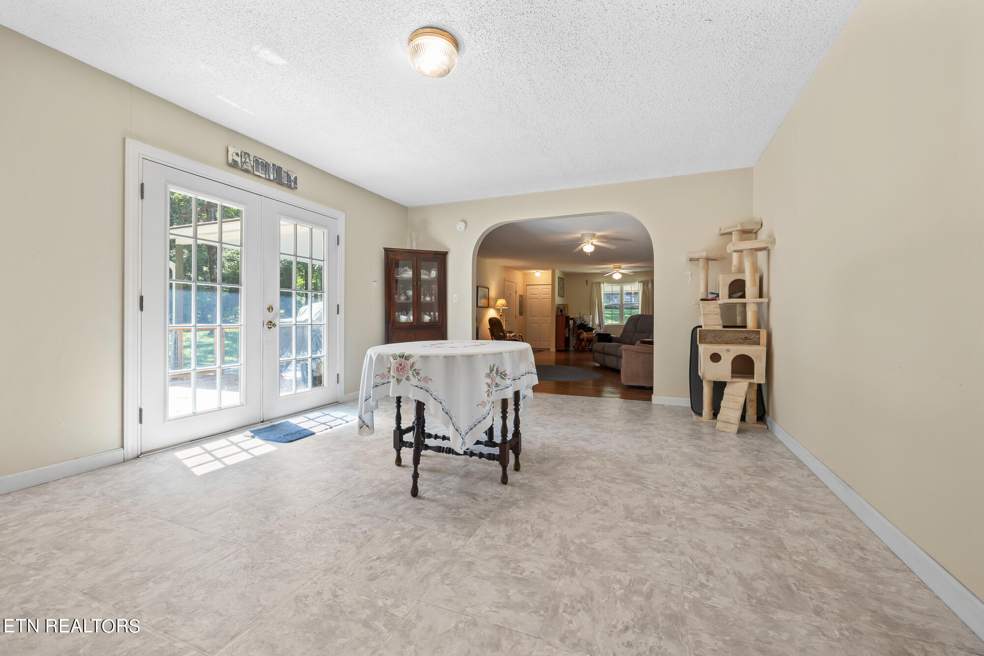 263 Spruce Loop Crossville, TN 38555 - Photo 22 of 35 Dining to LR