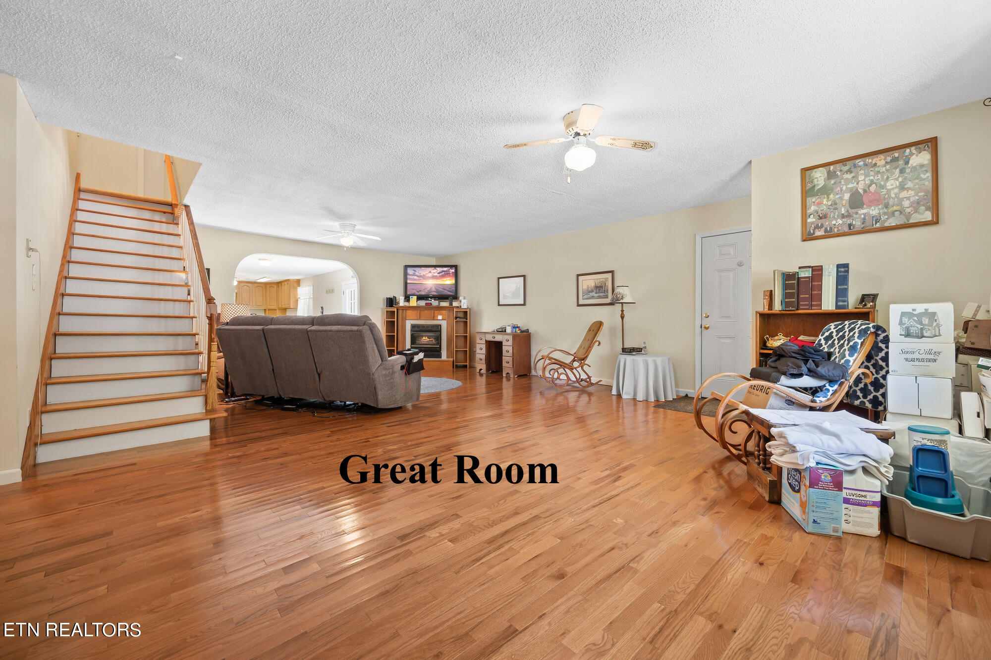 263 Spruce Loop Crossville, TN 38555 - Photo 27 of 35 Livingroom