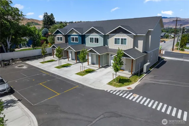 $438,000 | 1030 Finch Lane, Unit H1, Wenatchee, WA 98801