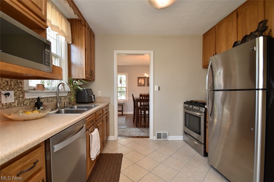 3833 Silsby Road Cleveland, OH 44118 - Photo 11 of 31 Kitchen