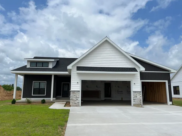 $475,000 | 318 Willow Street, Pardeeville, WI 53954