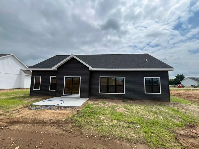 $475,000 | 318 Willow Street, Pardeeville, WI 53954