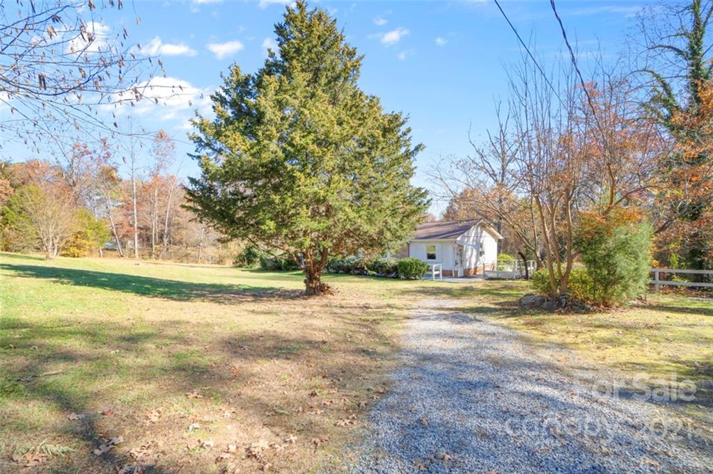 1379 Avery Road Morganton, NC 28655 - Photo 11 of 30 Gallery Image 11