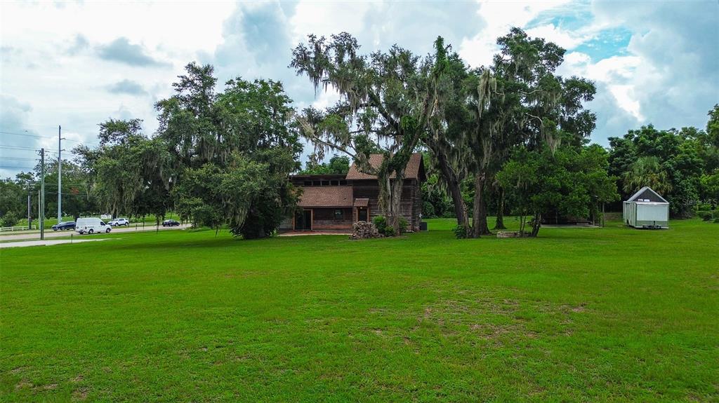 11700 Valley Road Dade City, FL 33525 - Photo 2 of 38