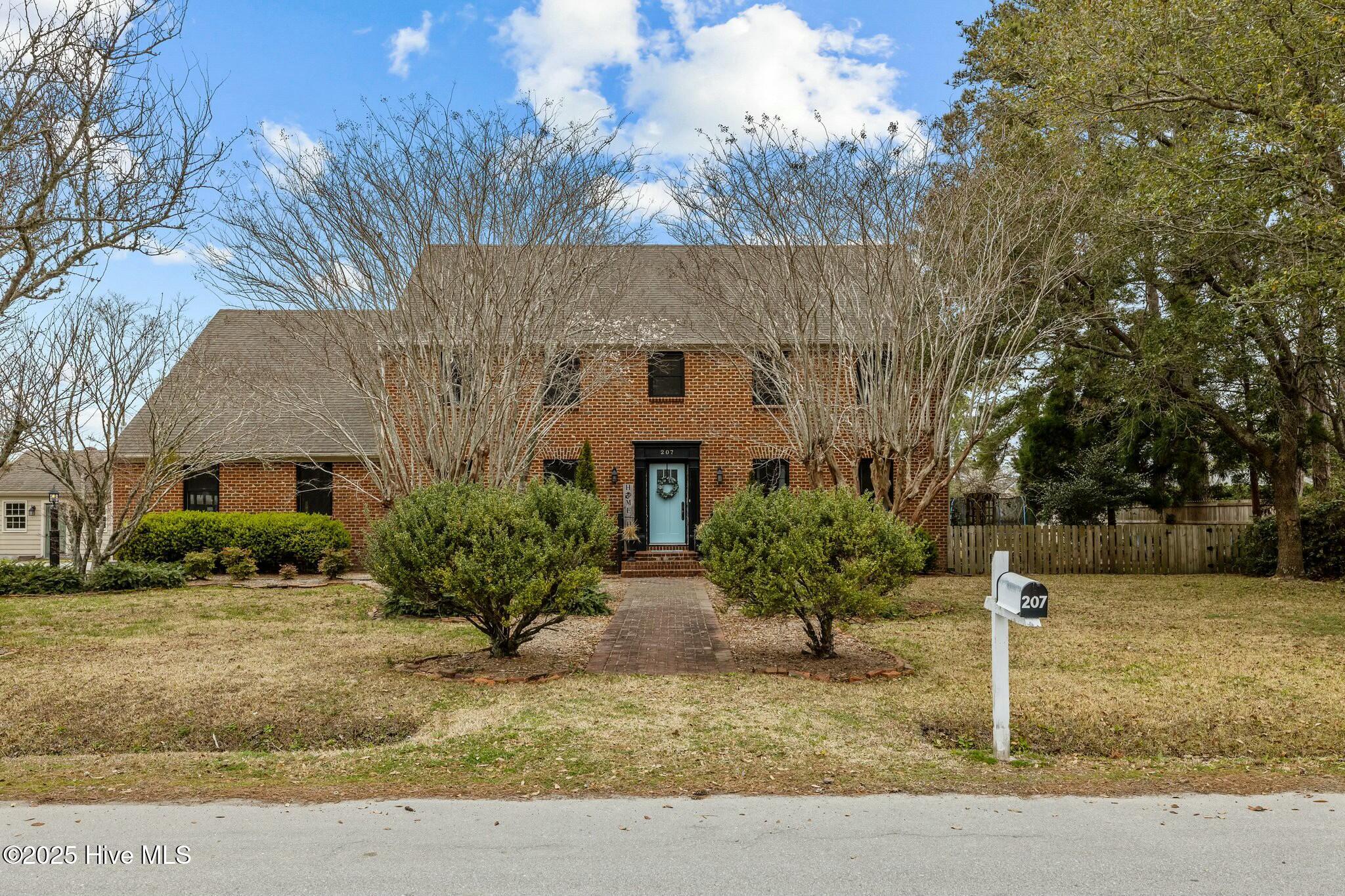 207 Fairview Drive Beaufort, NC 28516 - Photo 2 of 69 tempImageCqXRku