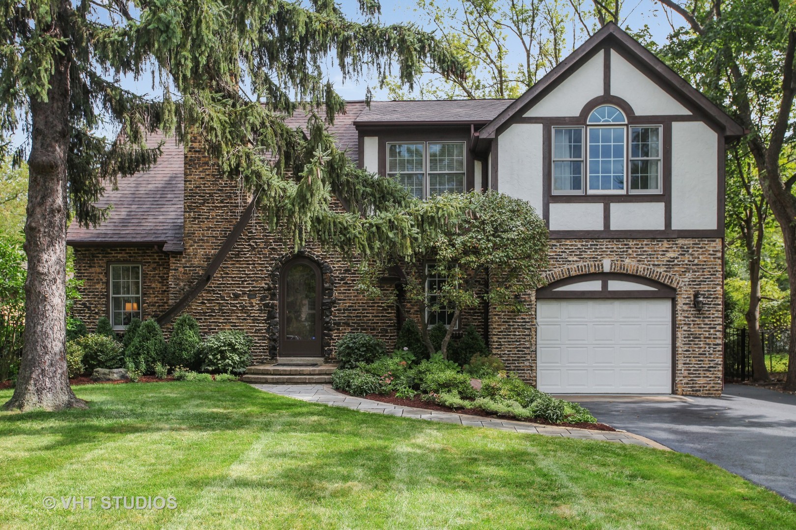 555 North Happ Road Northfield, IL 60093 - Photo 1 of 28