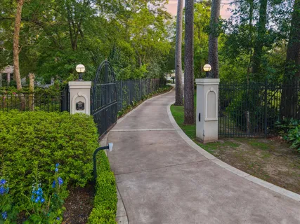 $4,795,000 | 608 Little John Lane, Houston, TX 77024