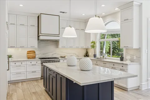 $4,795,000 | 608 Little John Lane, Houston, TX 77024