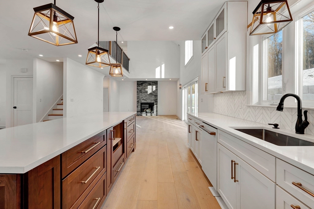 109 Bridge Street Hamilton, MA 01982 - Photo 7 of 42 Gallery Image 7