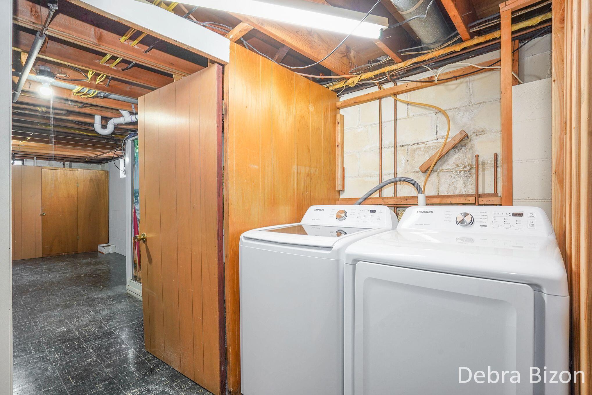 1114 Woodside Road Muskegon, MI 49441 - Photo 17 of 26 1114 Woodside laundry