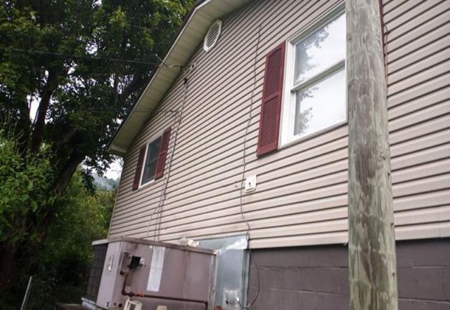 145 Front Street Garrett, KY 41630 - Photo 4 of 16 Photo 4