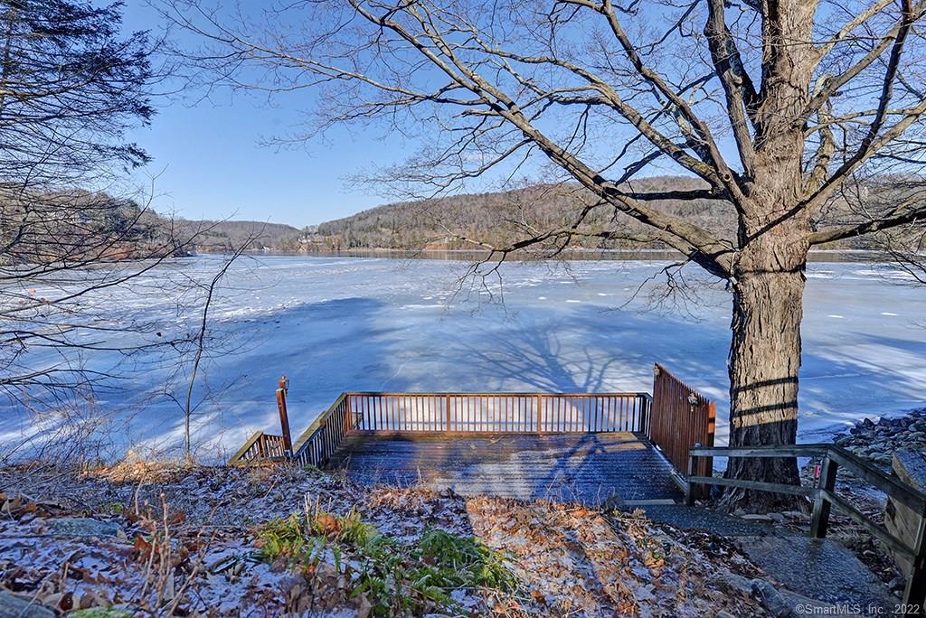 Welcome to 31 Bridge Road....just a few steps to the water's edge!