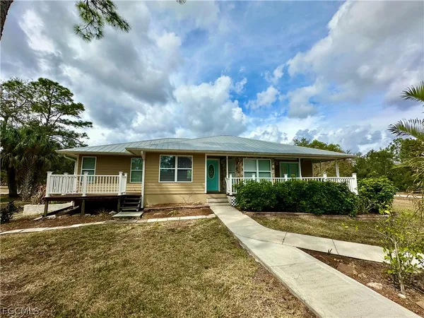 $2,995 | 6840 Cadet Avenue, Fort Myers, FL 33905
