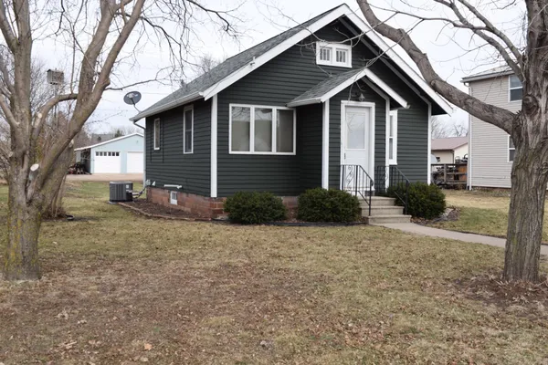 $65,000 | 213 Brown Street West, Comfrey, MN 56019