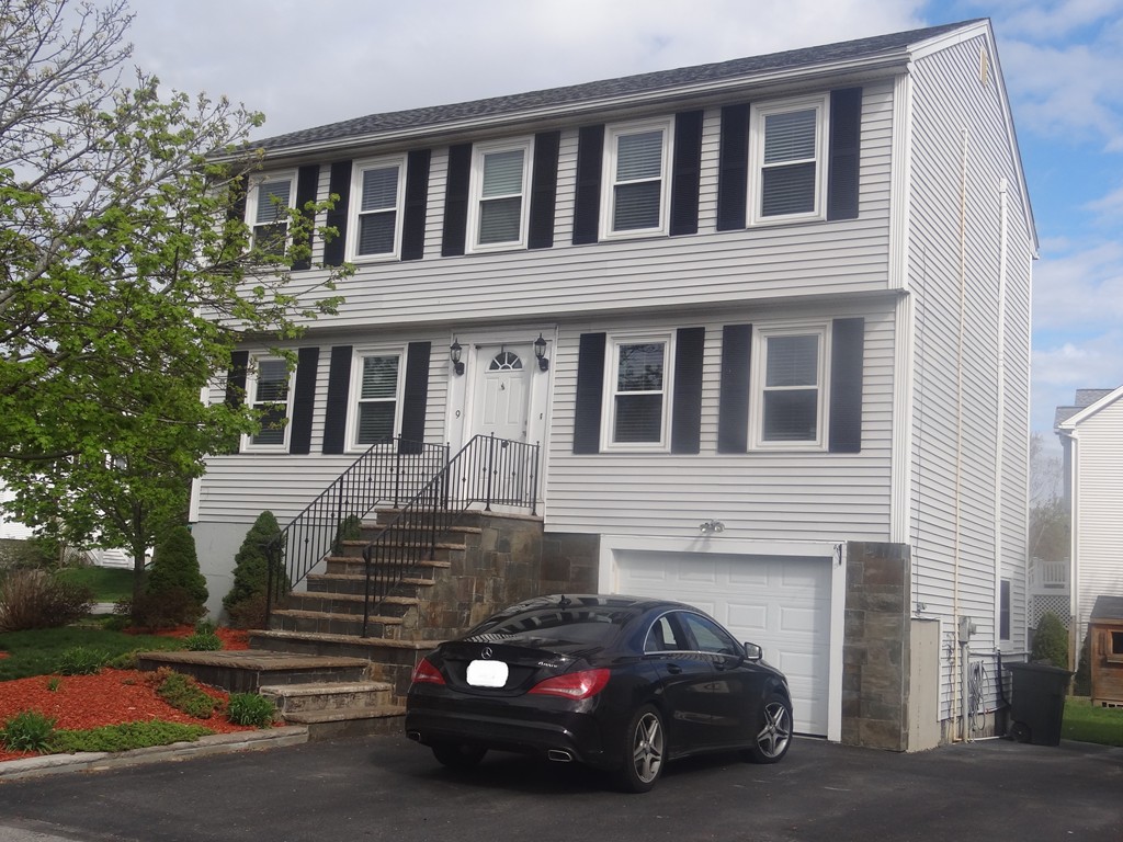 9 Rivers Edge Place Methuen, MA 01844 - Photo 1 of 27 Gallery Image 1