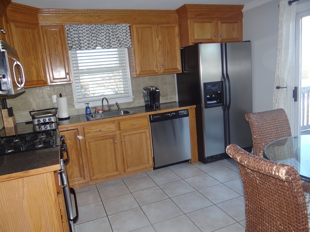 9 Rivers Edge Place Methuen, MA 01844 - Photo 5 of 27 Gallery Image 5