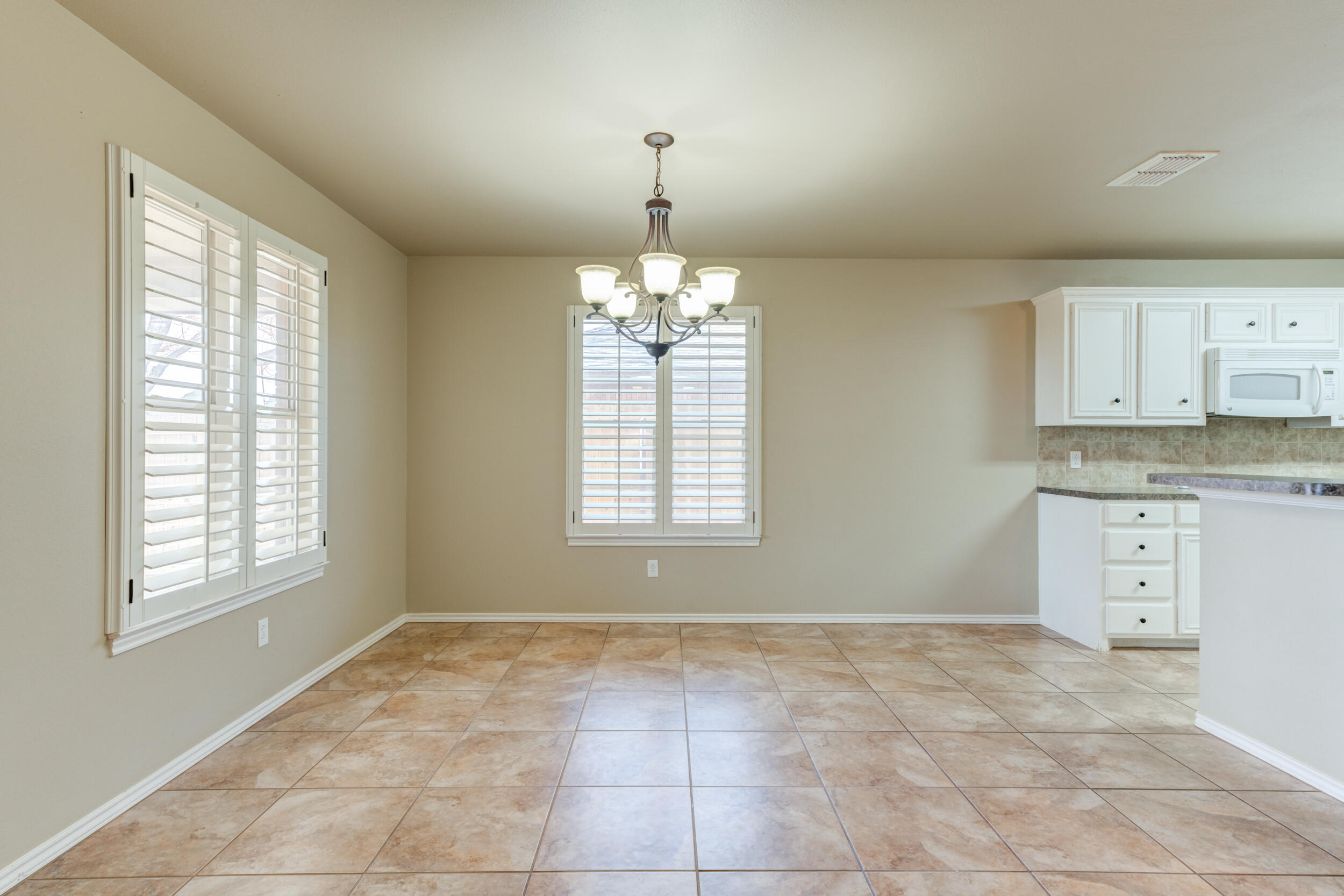 7513 85th Street Lubbock, TX 79424 - Photo 17 of 43 7513-85th-St_Lubbock-TX_22_Dining-Room