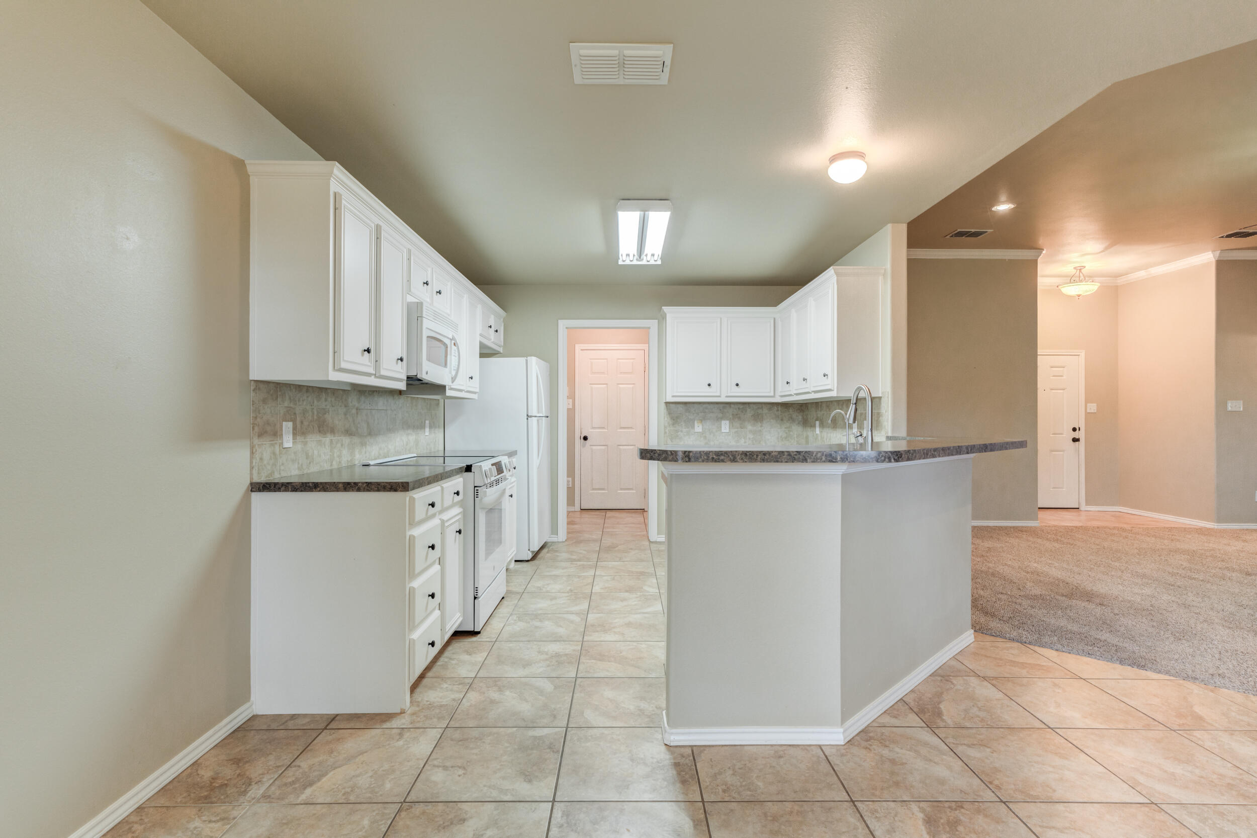 7513 85th Street Lubbock, TX 79424 - Photo 18 of 43 7513-85th-St_Lubbock-TX_23_Kitchen