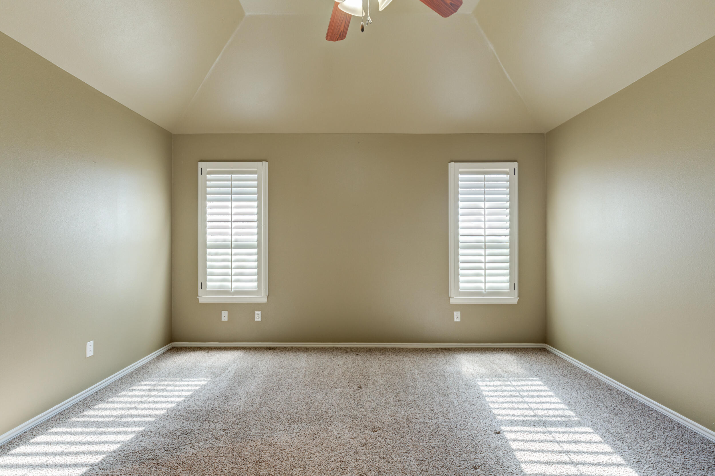 7513 85th Street Lubbock, TX 79424 - Photo 26 of 43 7513-85th-St_Lubbock-TX_32_Primary-Bedro