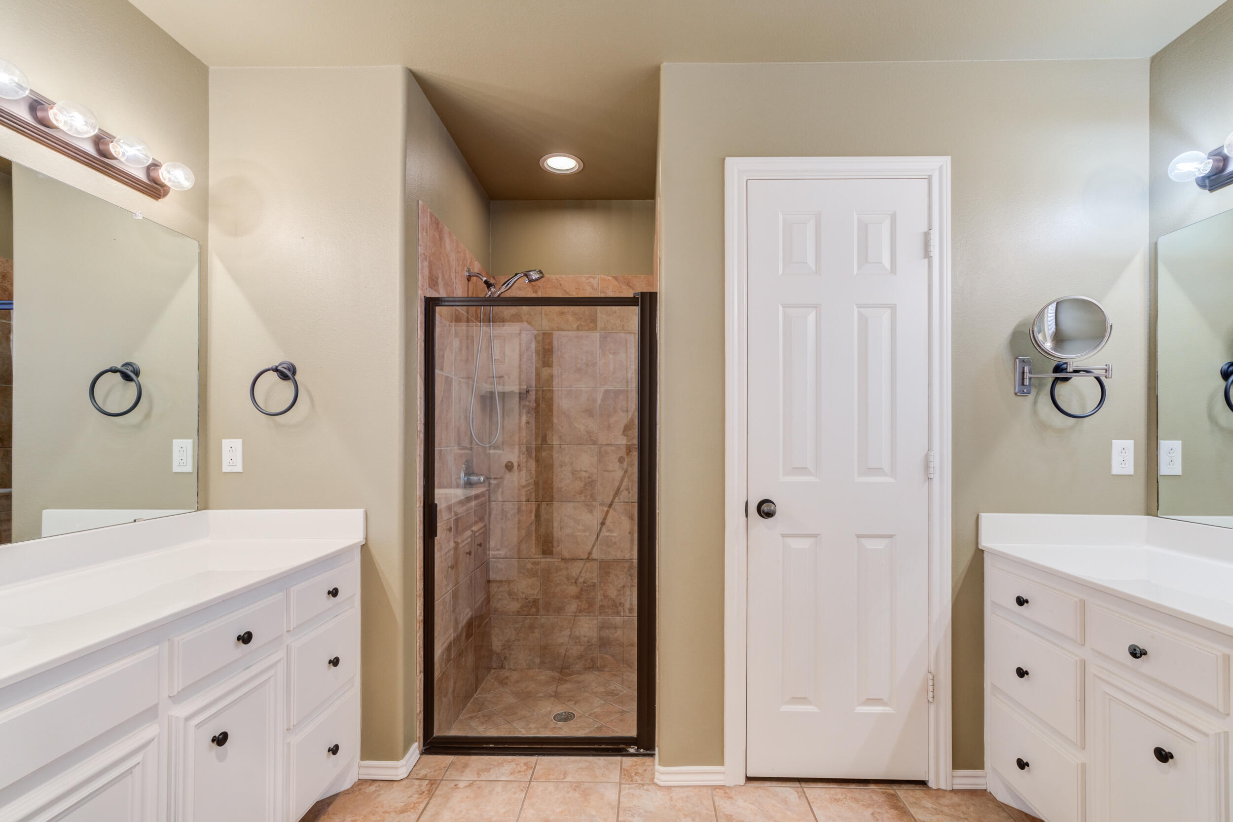 7513 85th Street Lubbock, TX 79424 - Photo 28 of 43 7513-85th-St_Lubbock-TX_35_Primary-Bathr