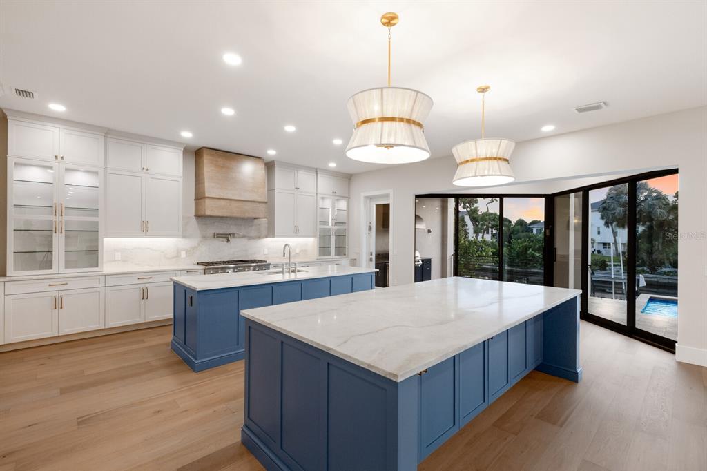 4544 Woodside Road Sarasota, FL 34242 - Photo 16 of 94 Gallery Image 16