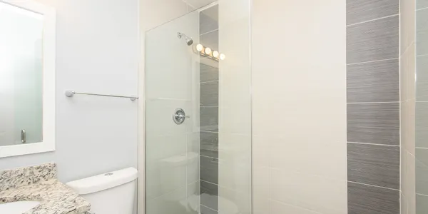 $2,450 | 2163 North Bell Avenue, Unit 2F, Chicago, IL 60647