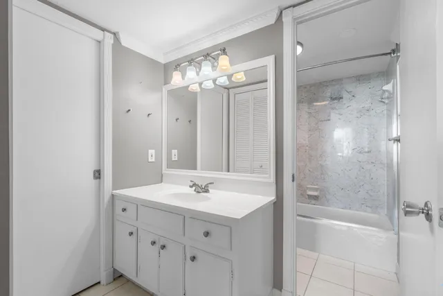 $375,000 | 1401 North Riverside Drive, Unit 1007, Pompano Beach, FL 33062