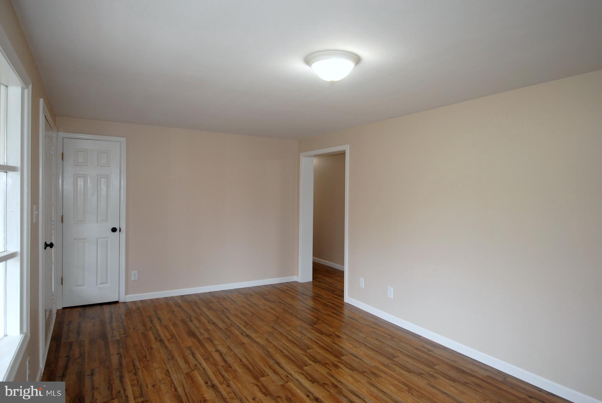 272 McDonald Road Winchester, VA 22602 - Photo 5 of 30 Living Room