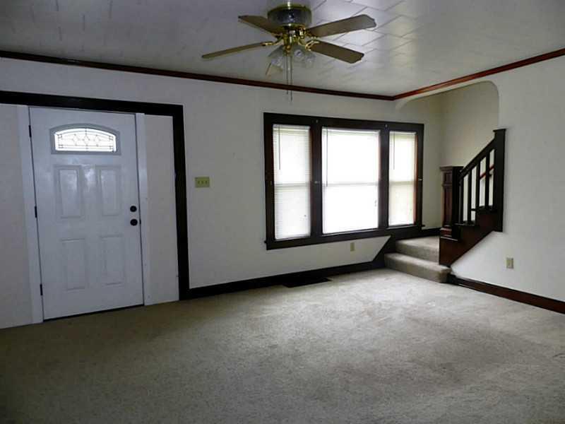 937 Old State Road New Castle, PA 16101 - Photo 11 of 21 Living Room.