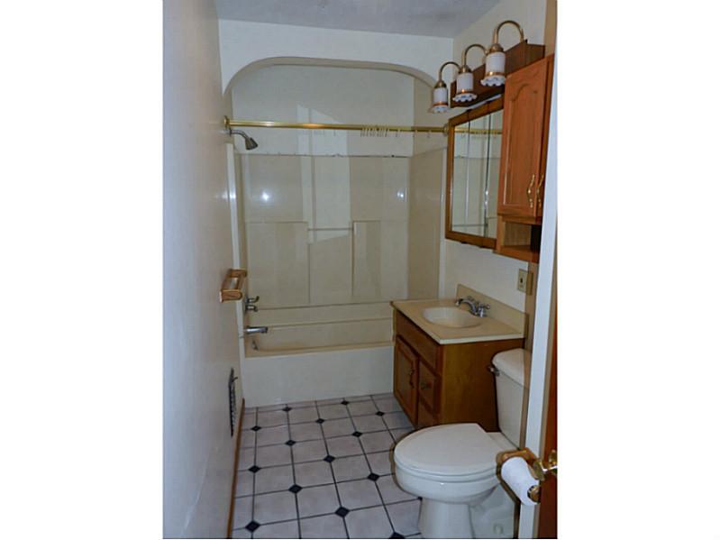 937 Old State Road New Castle, PA 16101 - Photo 16 of 21 Full Bath.