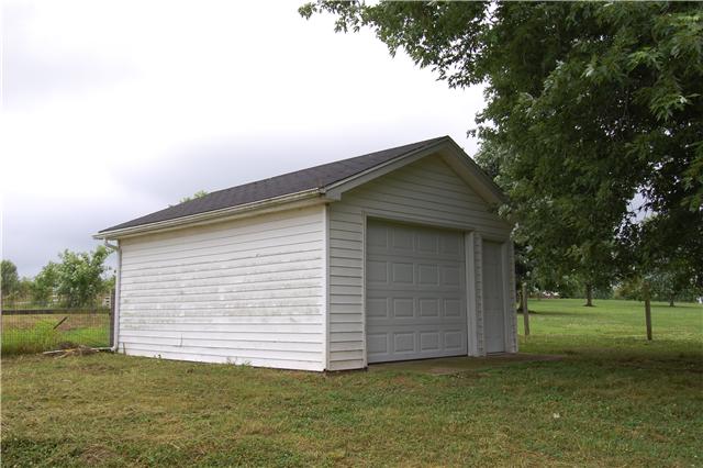 450 Rock Springs Road Castalian Springs, TN 37031 - Photo 17 of 20 Detached garage
