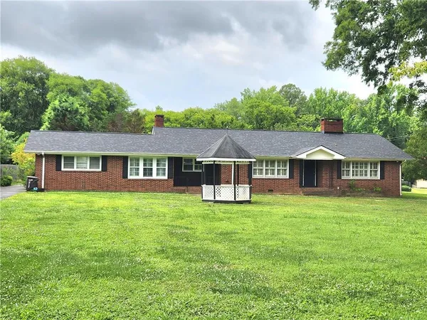 $395,000 | 8 Highland Lane, Cartersville, GA 30120