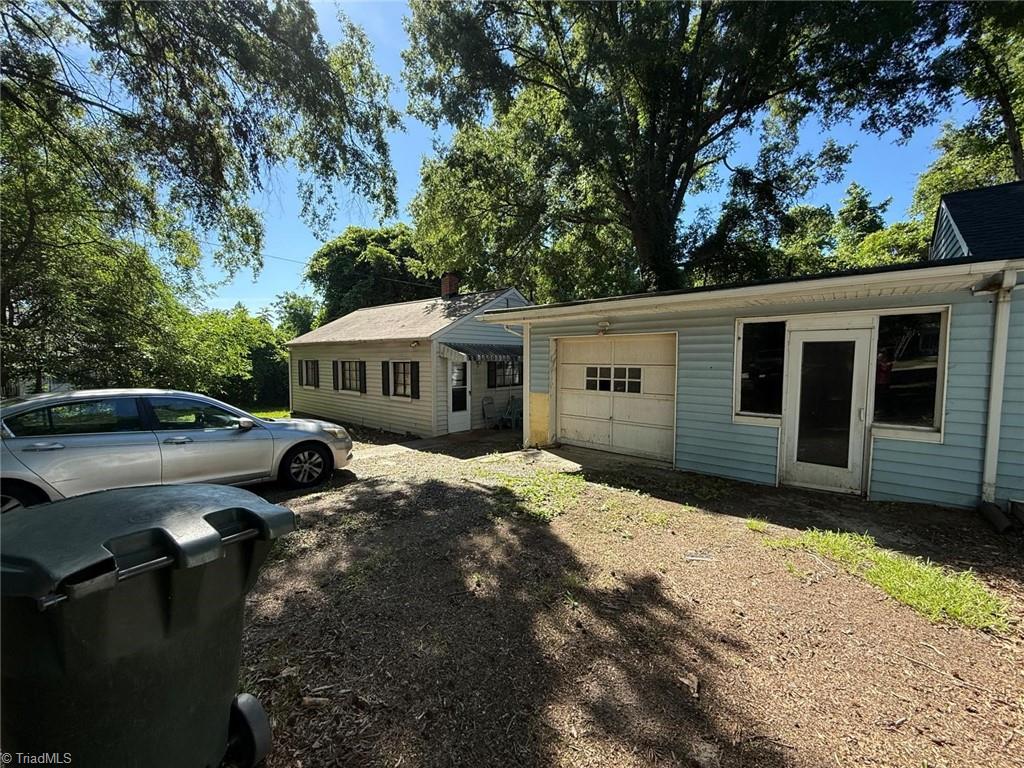 607 & 609 Creek Ridge