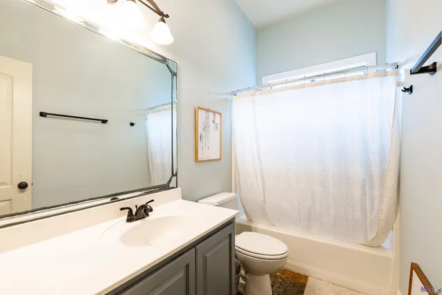 $330,000 | 220 Viola Street, Houma, LA 70360