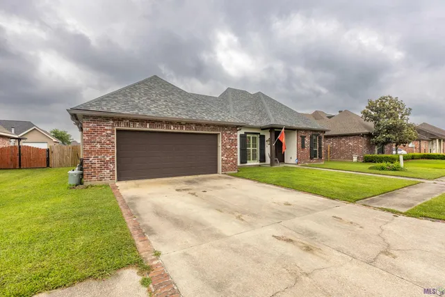 $330,000 | 220 Viola Street, Houma, LA 70360