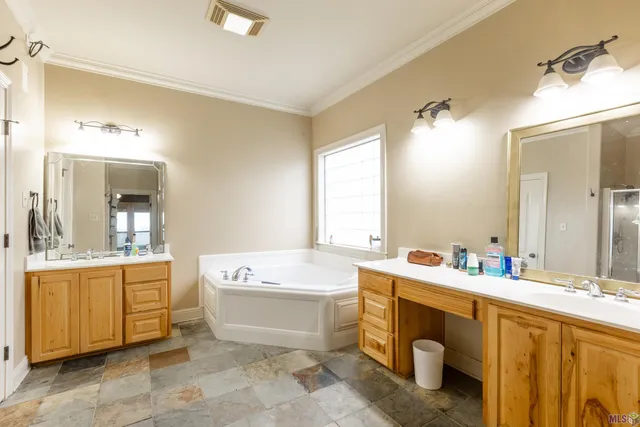 $330,000 | 220 Viola Street, Houma, LA 70360