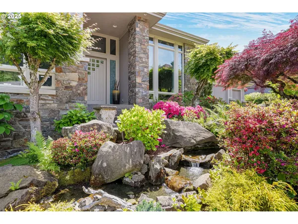 a view of a garden with flowers