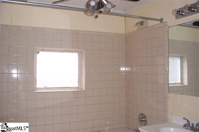 611 Looperville Road Piedmont, SC 29673 - Photo 10 of 25 Gallery Image 10