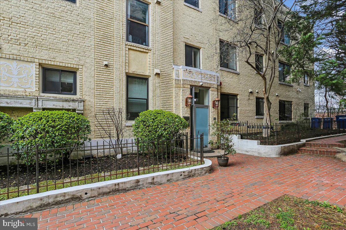 1437 Spring Road Northwest, Unit B1 Washington, DC 20010 - Photo 2 of 20 Spring Road Flats building entry