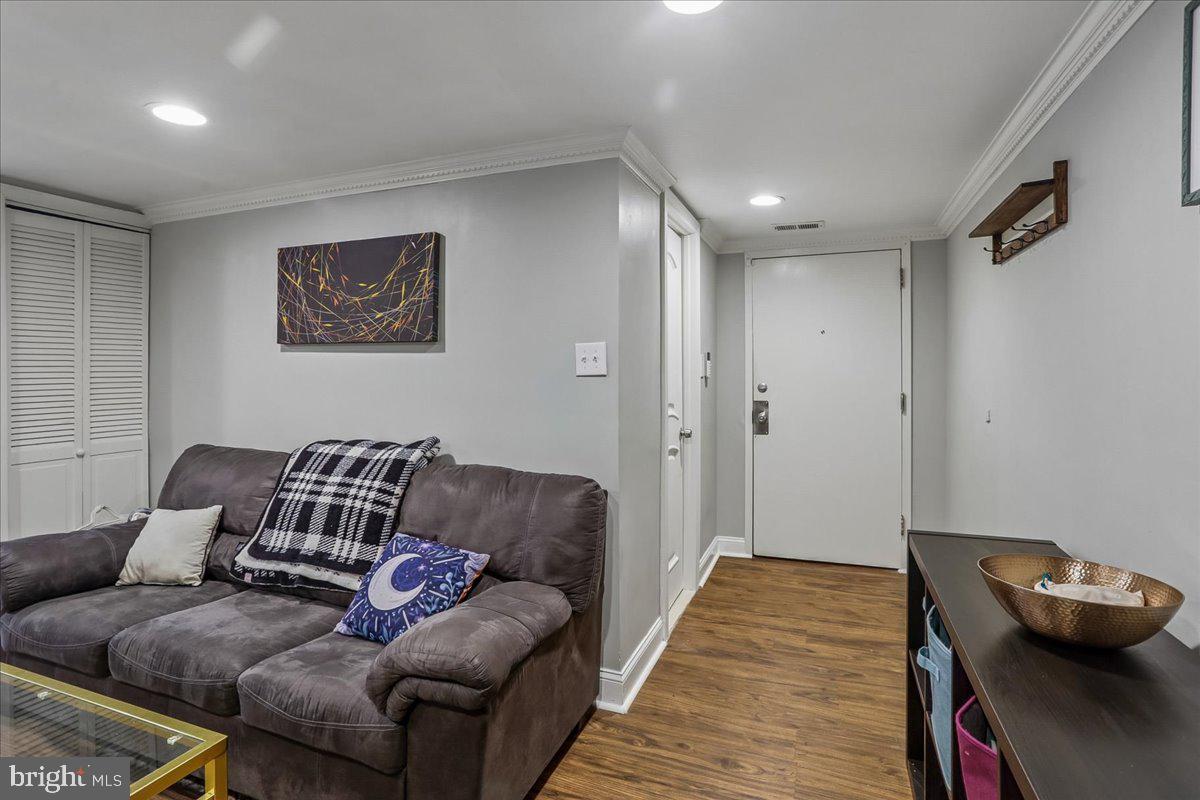 1437 Spring Road Northwest, Unit B1 Washington, DC 20010 - Photo 3 of 20 Foyer entry w/