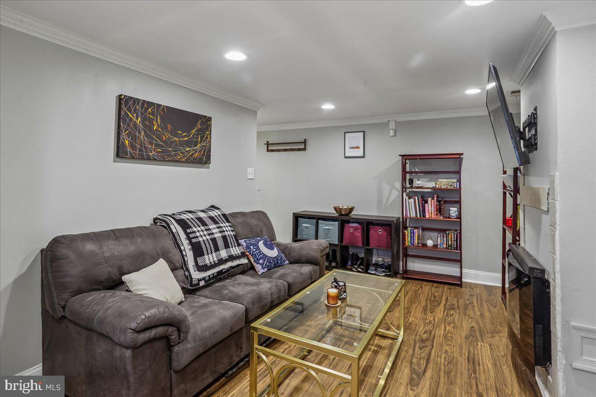 1437 Spring Road Northwest, Unit B1 Washington, DC 20010 - Photo 5 of 20 Living room