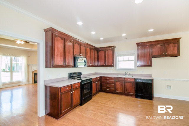 10335 Emmanuel Street Daphne, AL 36526 - Photo 6 of 29 Kitchen