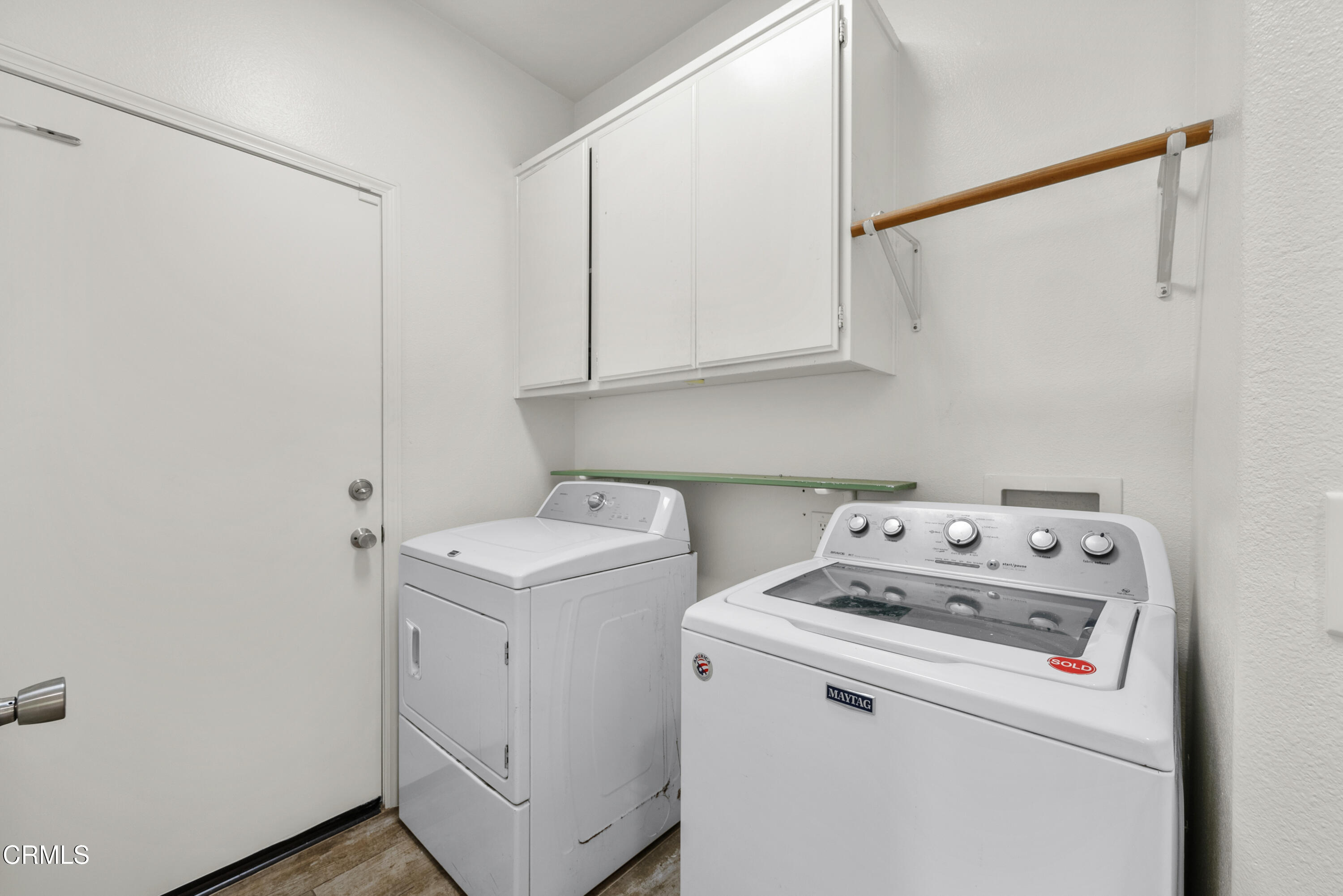 3543 Monte Carlo Drive Oxnard, CA 93035 - Photo 18 of 36 a utility room with dryer and washer