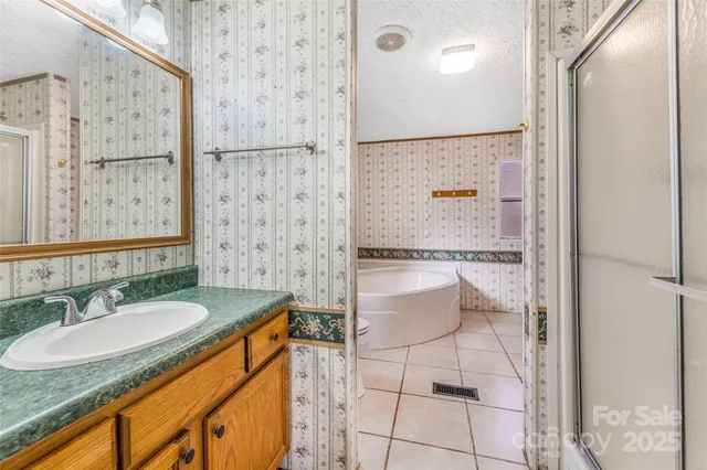 $300,000 | 140 Crows Nest Road, Hendersonville, NC 28791