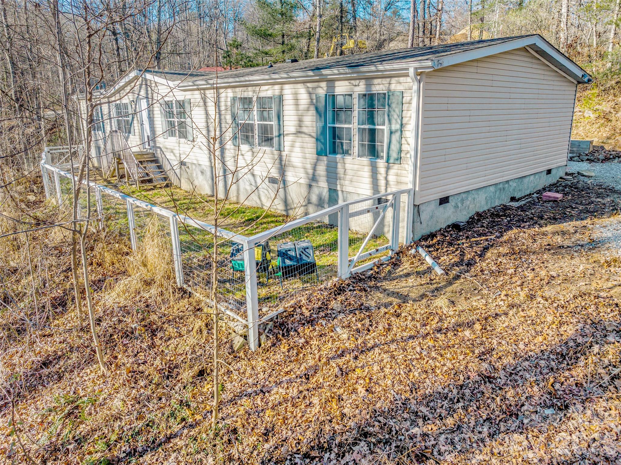 140 Crows Nest Road Hendersonville, NC 28791 - Photo 2 of 37 Gallery Image 2