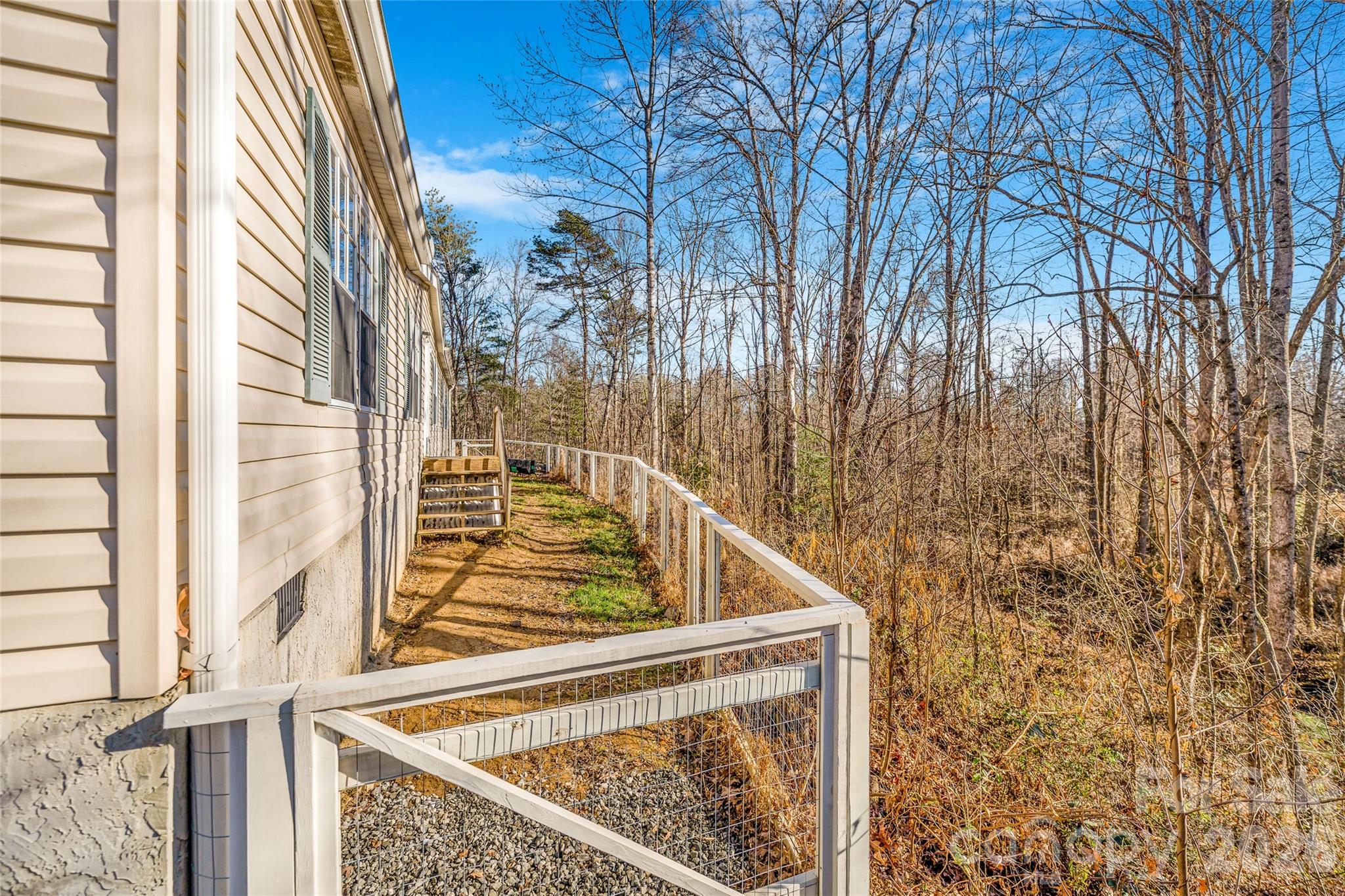 140 Crows Nest Road Hendersonville, NC 28791 - Photo 31 of 37 Gallery Image 31